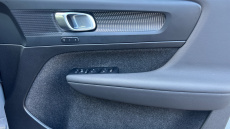 Volvo XC40 2.0 B4P Plus Dark 5dr Auto Petrol Estate